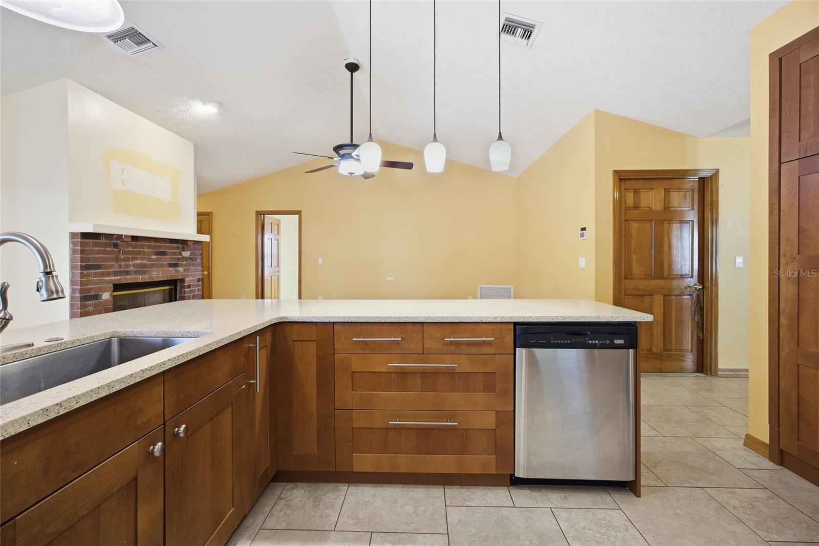 QUAIL HOLLOW - Residential