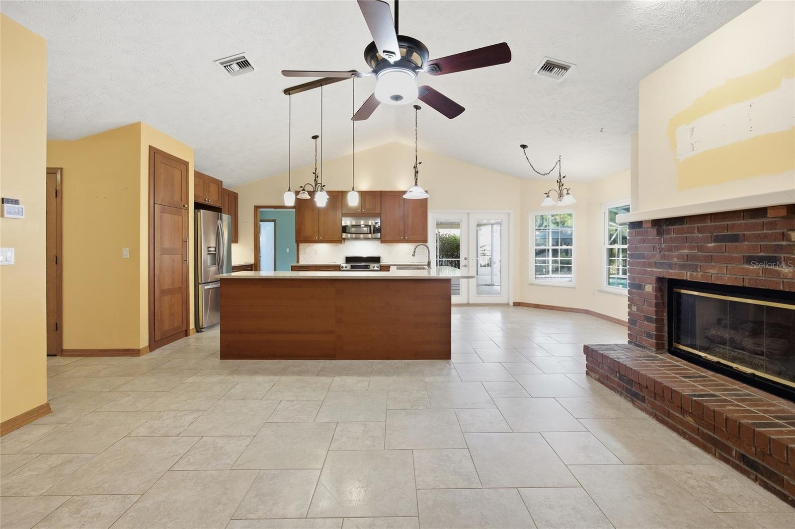 QUAIL HOLLOW - Residential