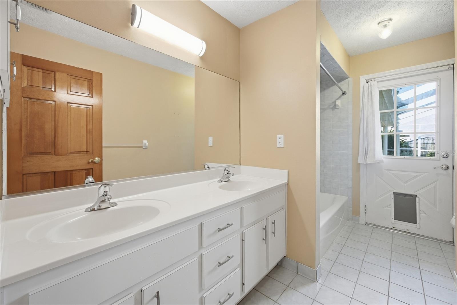 QUAIL HOLLOW - Residential