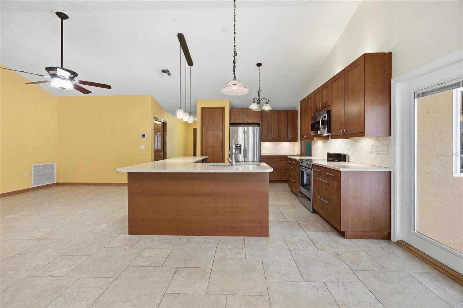 QUAIL HOLLOW - Residential