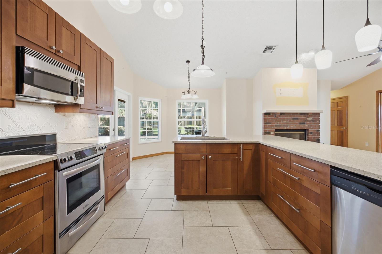 QUAIL HOLLOW - Residential