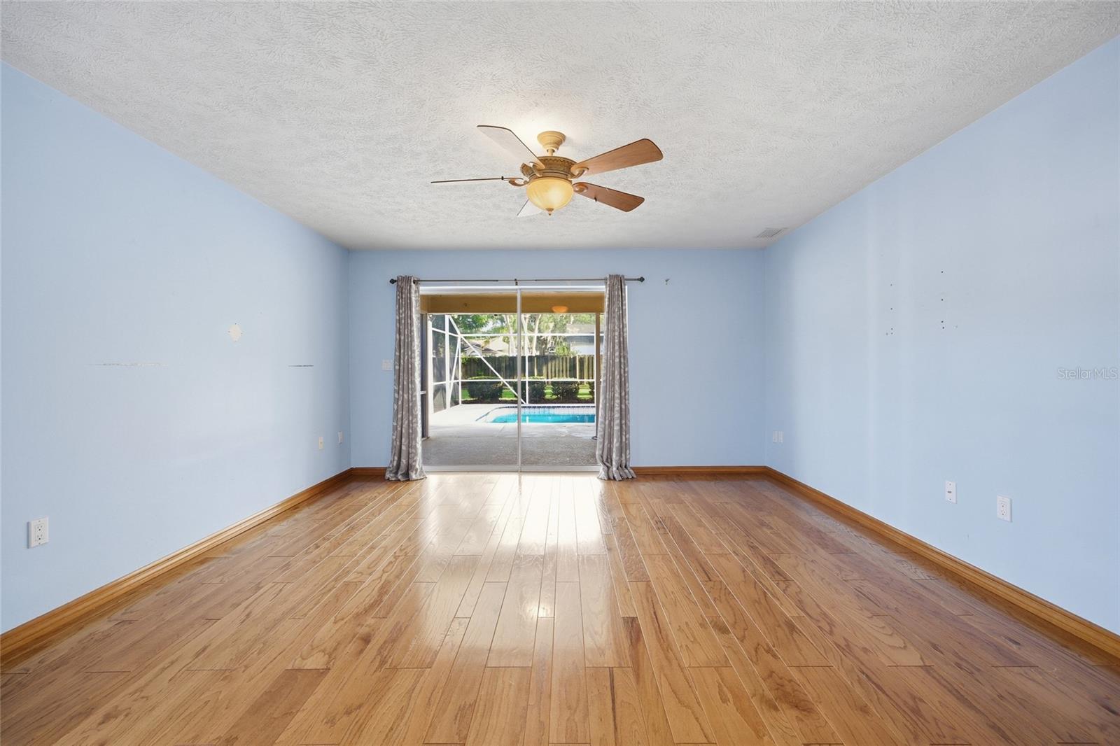 QUAIL HOLLOW - Residential