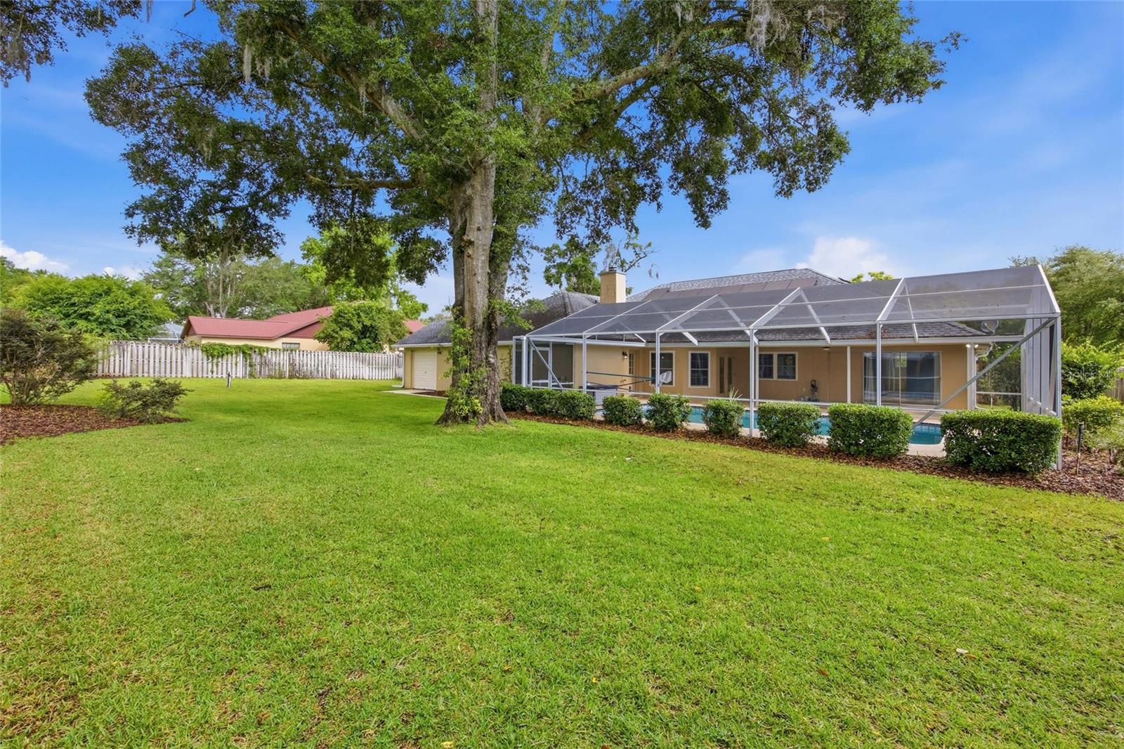 QUAIL HOLLOW - Residential