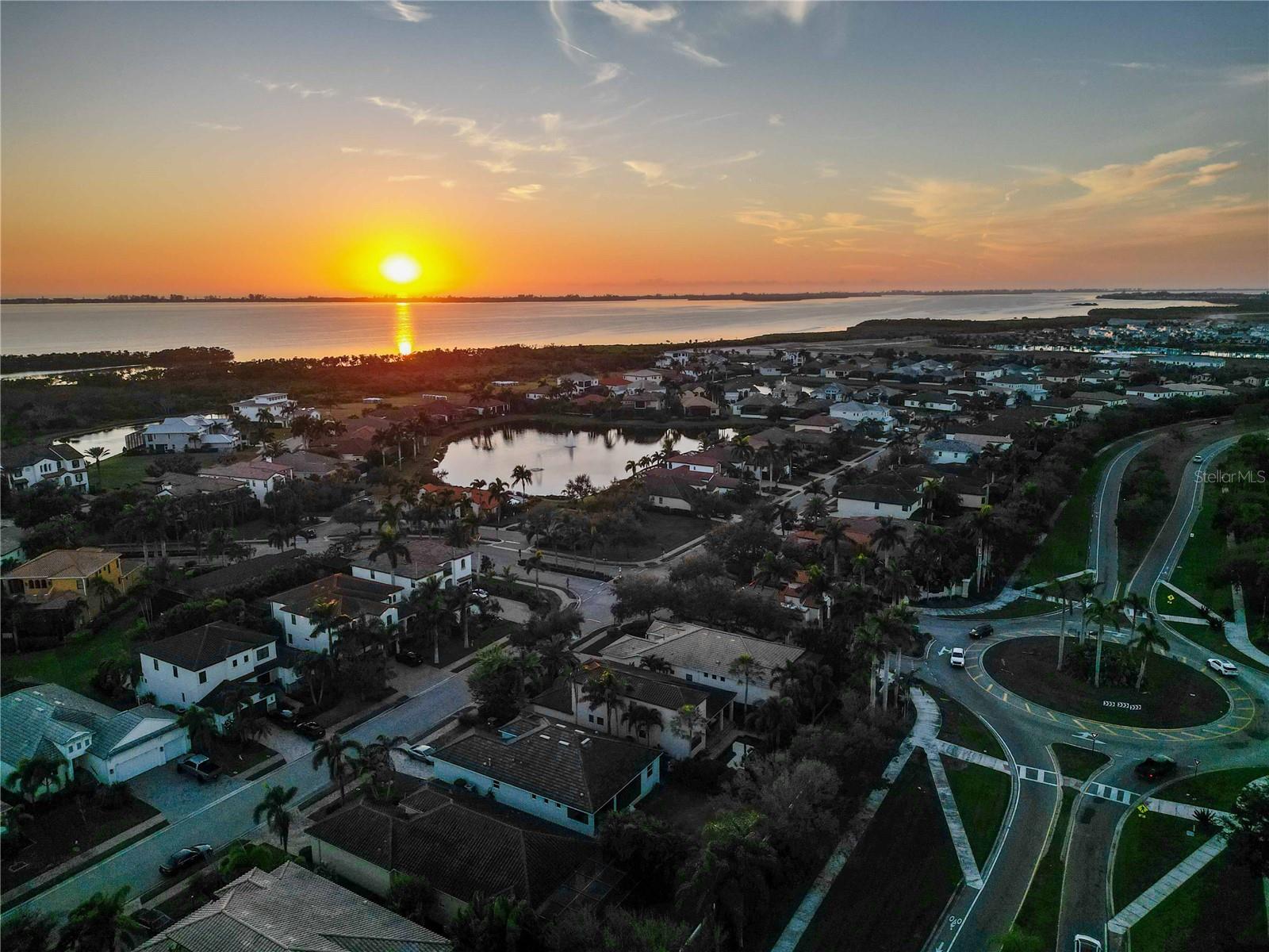 LEGENDS BAY - Residential