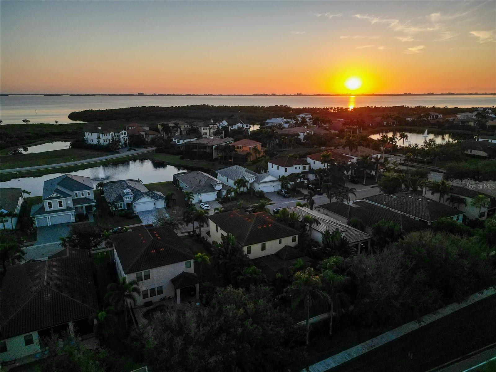LEGENDS BAY - Residential