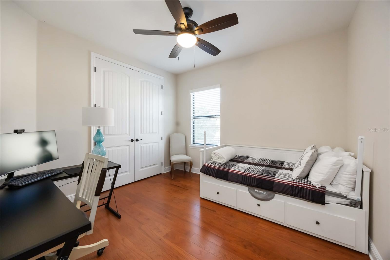 LEGENDS BAY - Residential