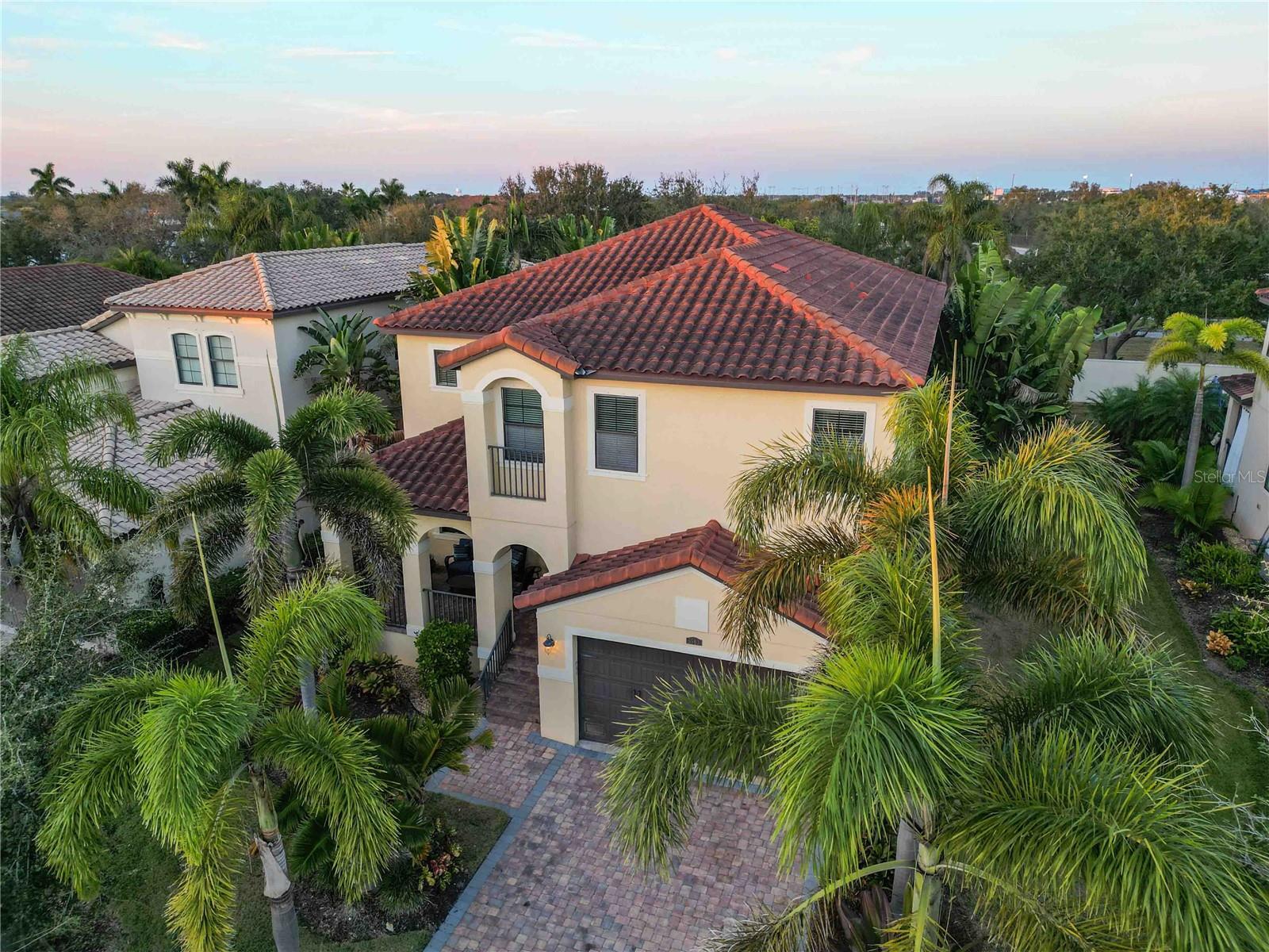 LEGENDS BAY - Residential