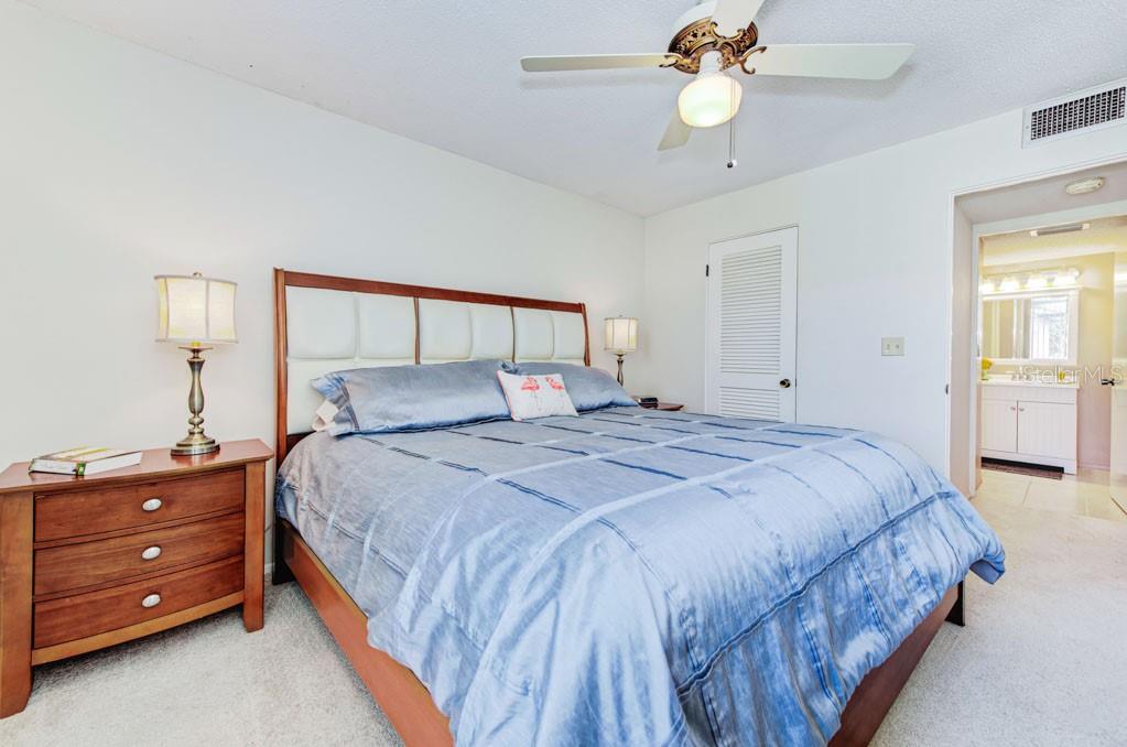 VILLAGE PLAZA SEC 1 - Residential