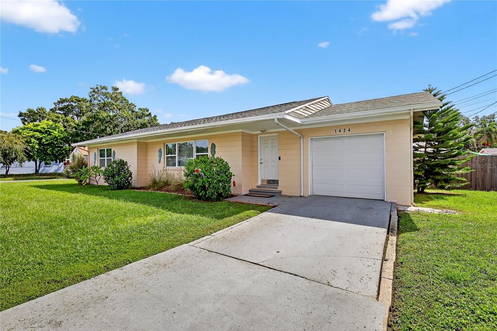 Photo of 1424 York Street S, Gulfport, FL 33707 (MLS # TB8419665)