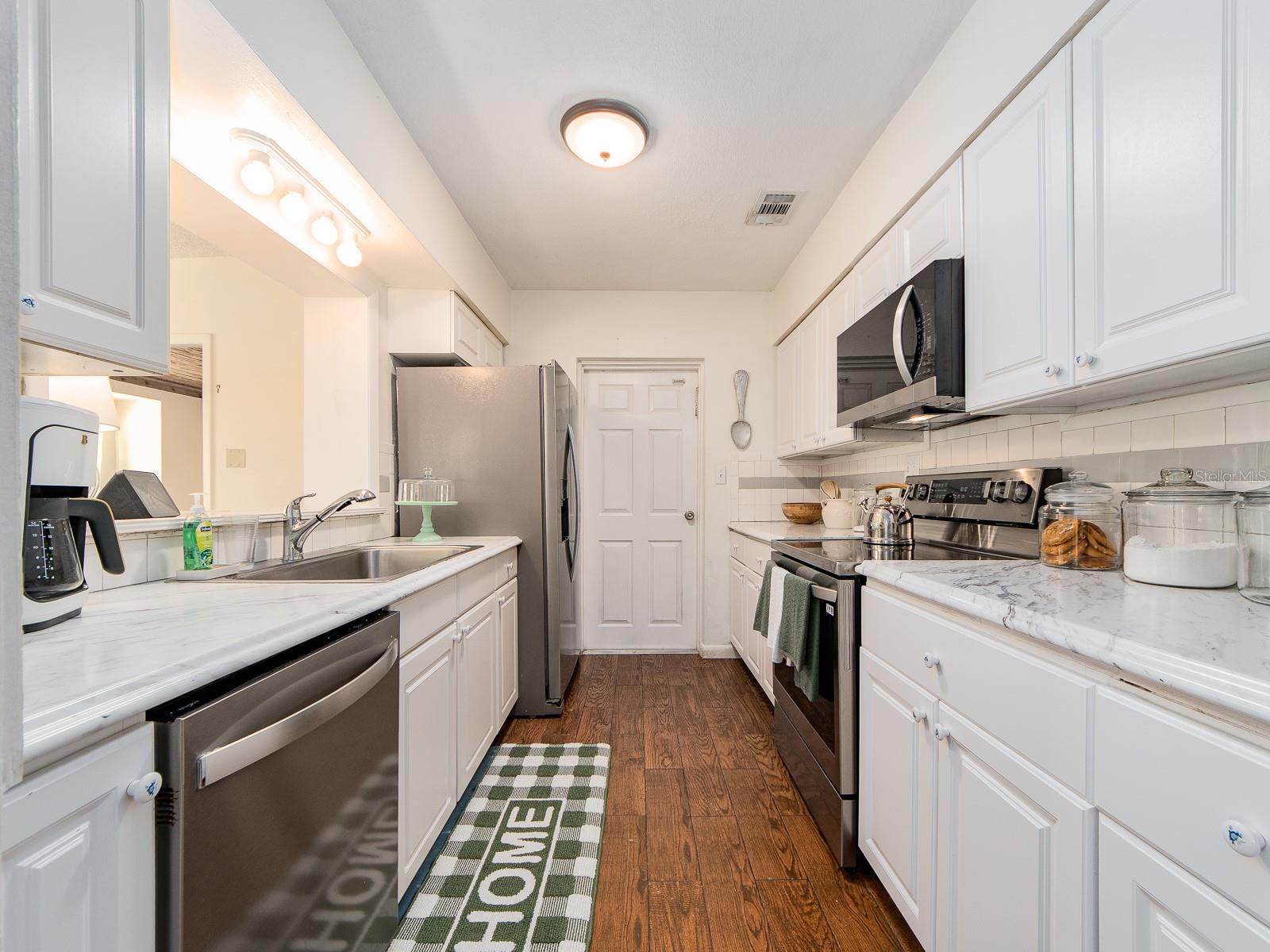 BAY PINES ESTATES - Residential