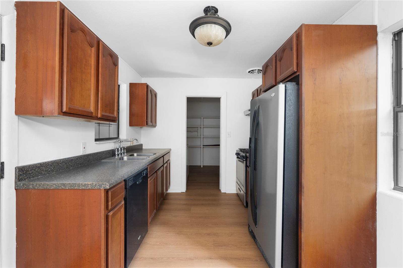 529 NE 12TH COURT