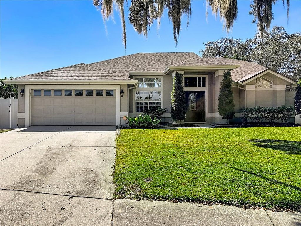 Photo of 10729 Oak Glen Circle, Orlando, FL 32817 (MLS # O6358003)