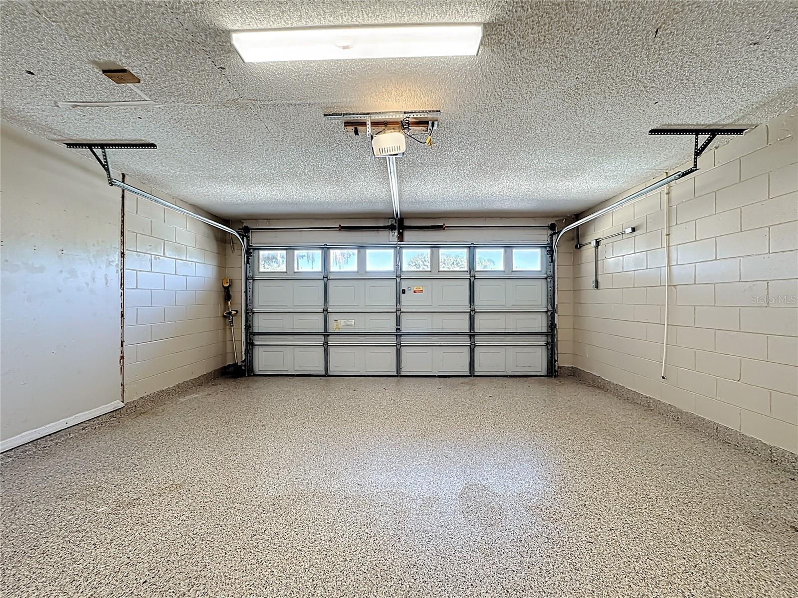 WOOD GLEN PH 02 STRAW RIDGE PD - Residential