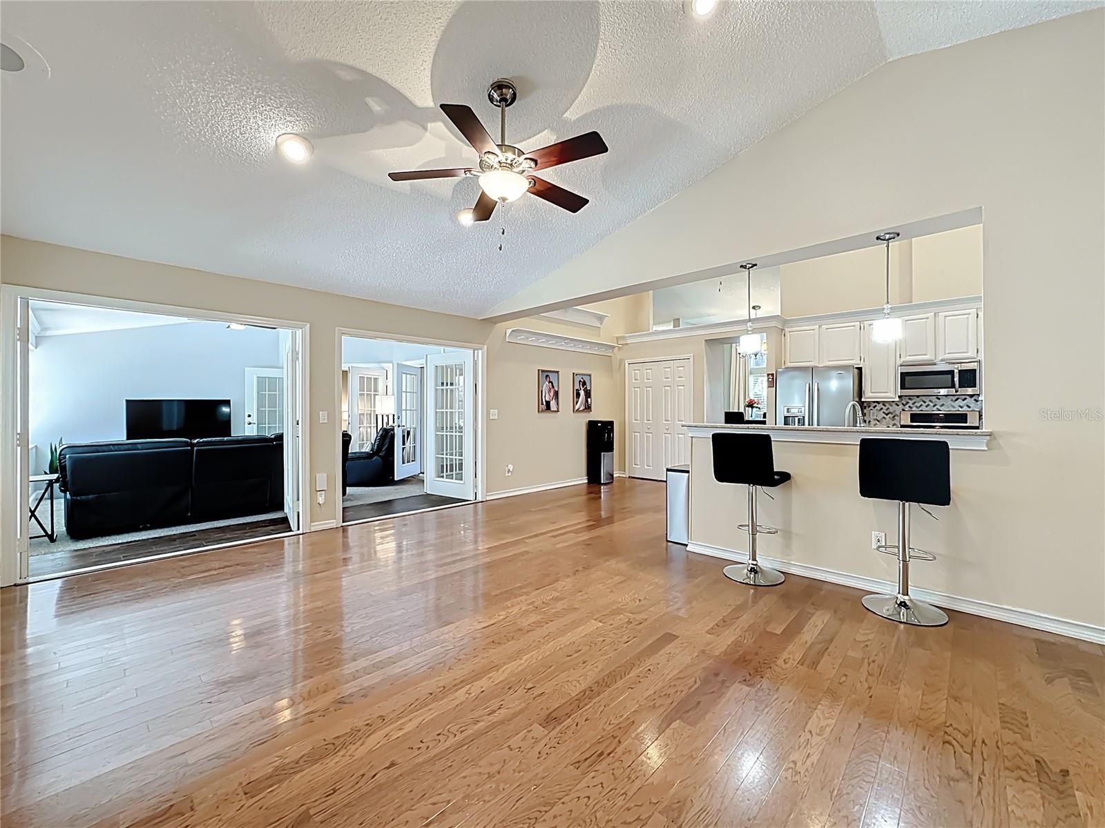 WOOD GLEN PH 02 STRAW RIDGE PD - Residential