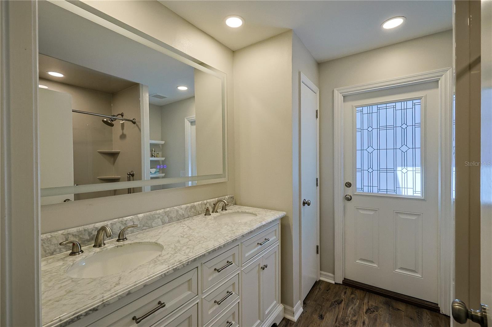 SUNRISE LAKE ESTATES - Residential