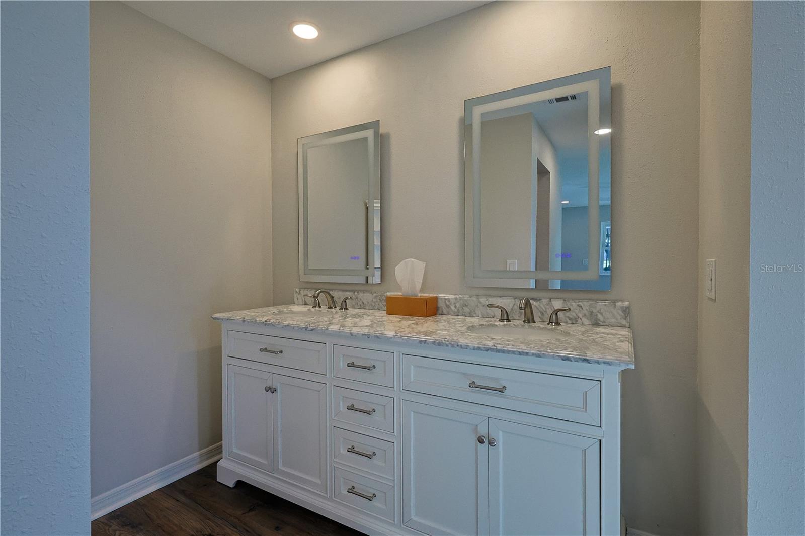 SUNRISE LAKE ESTATES - Residential