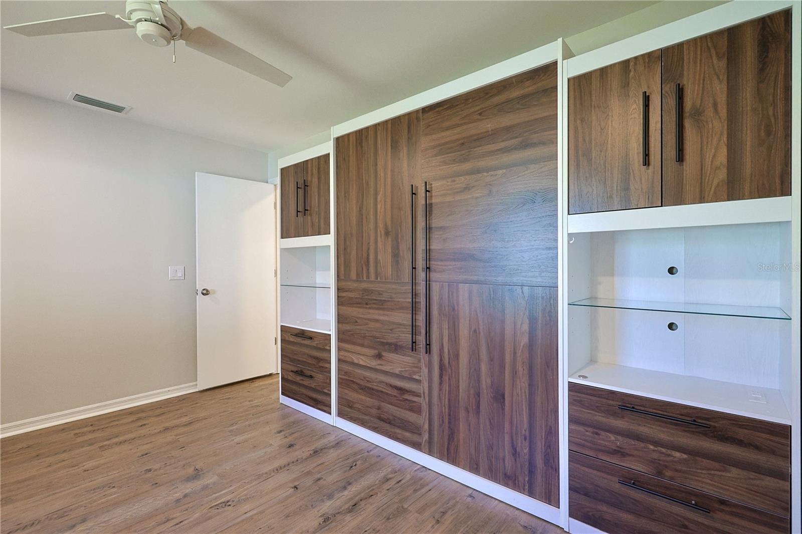 SUNRISE LAKE ESTATES - Residential