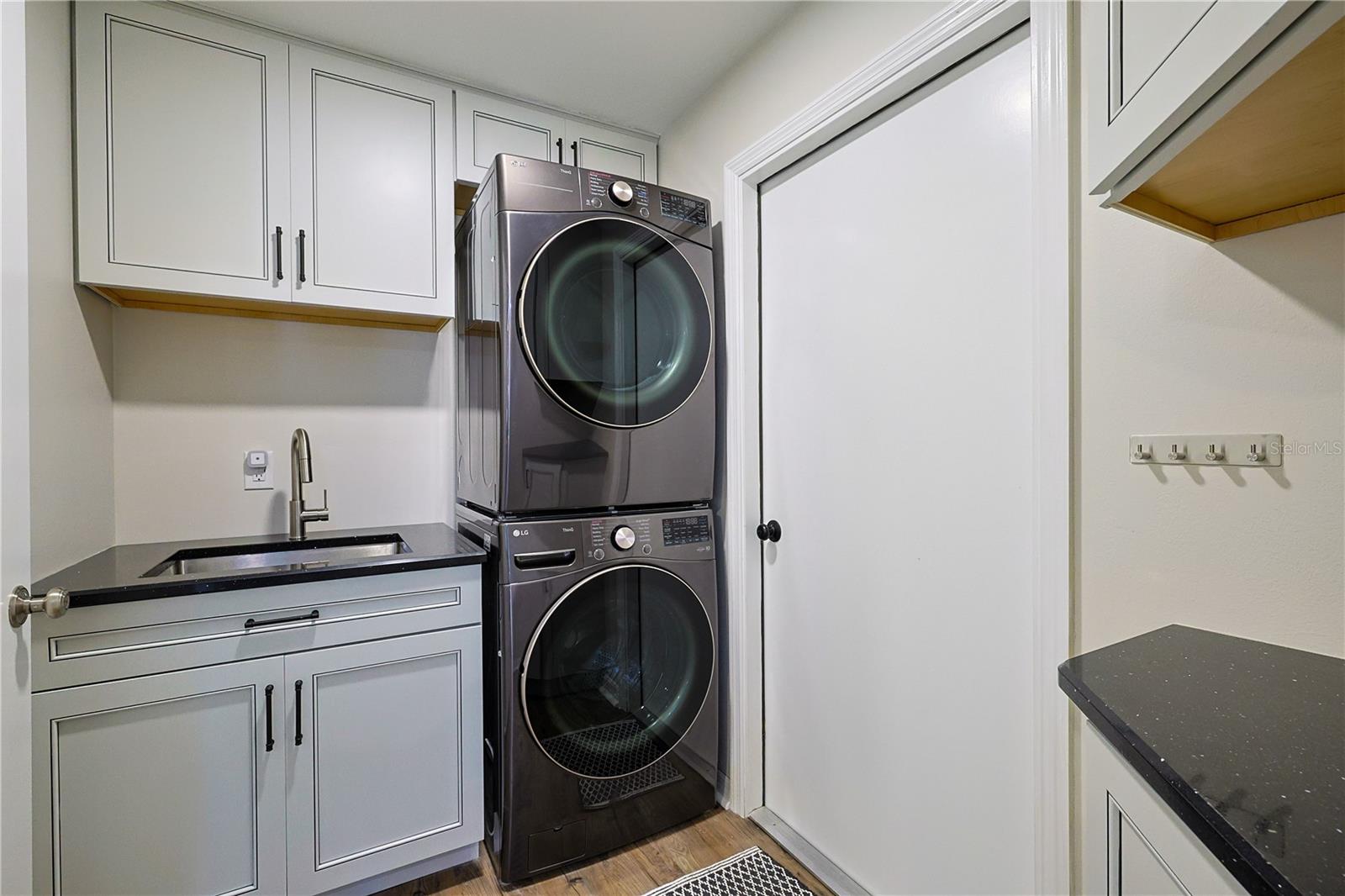 SUNRISE LAKE ESTATES - Residential