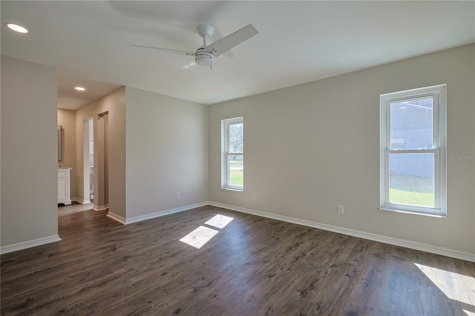 SUNRISE LAKE ESTATES - Residential