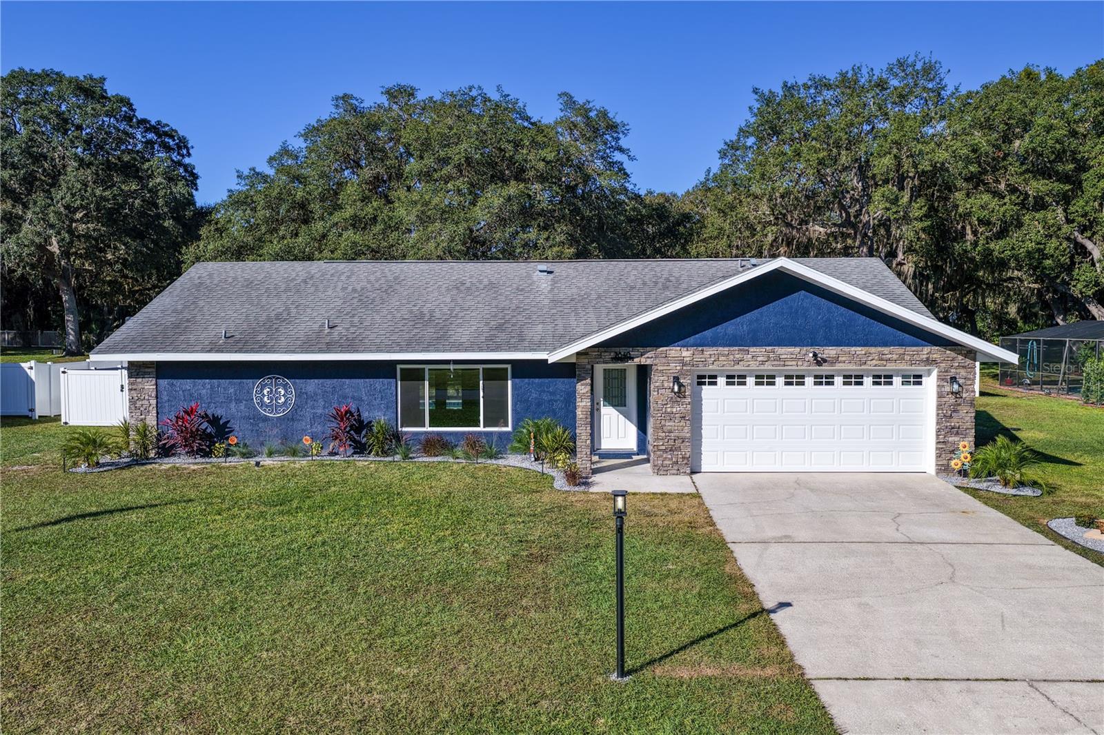 SUNRISE LAKE ESTATES - Residential