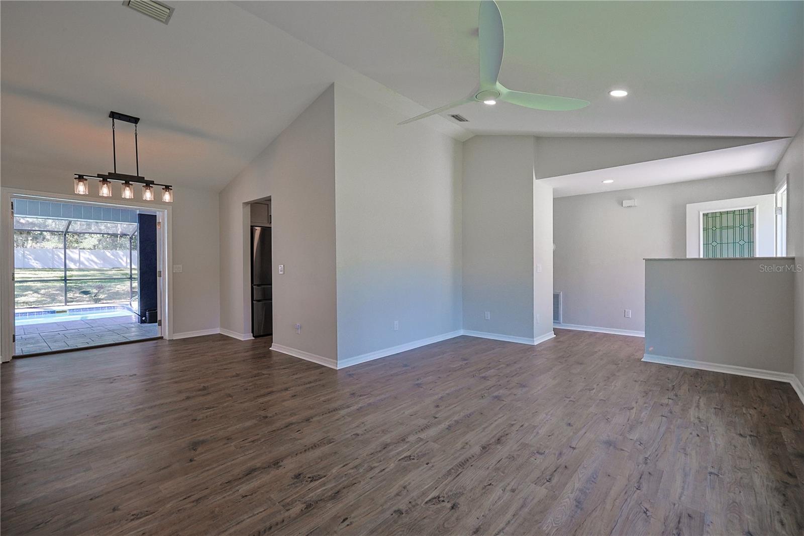 SUNRISE LAKE ESTATES - Residential