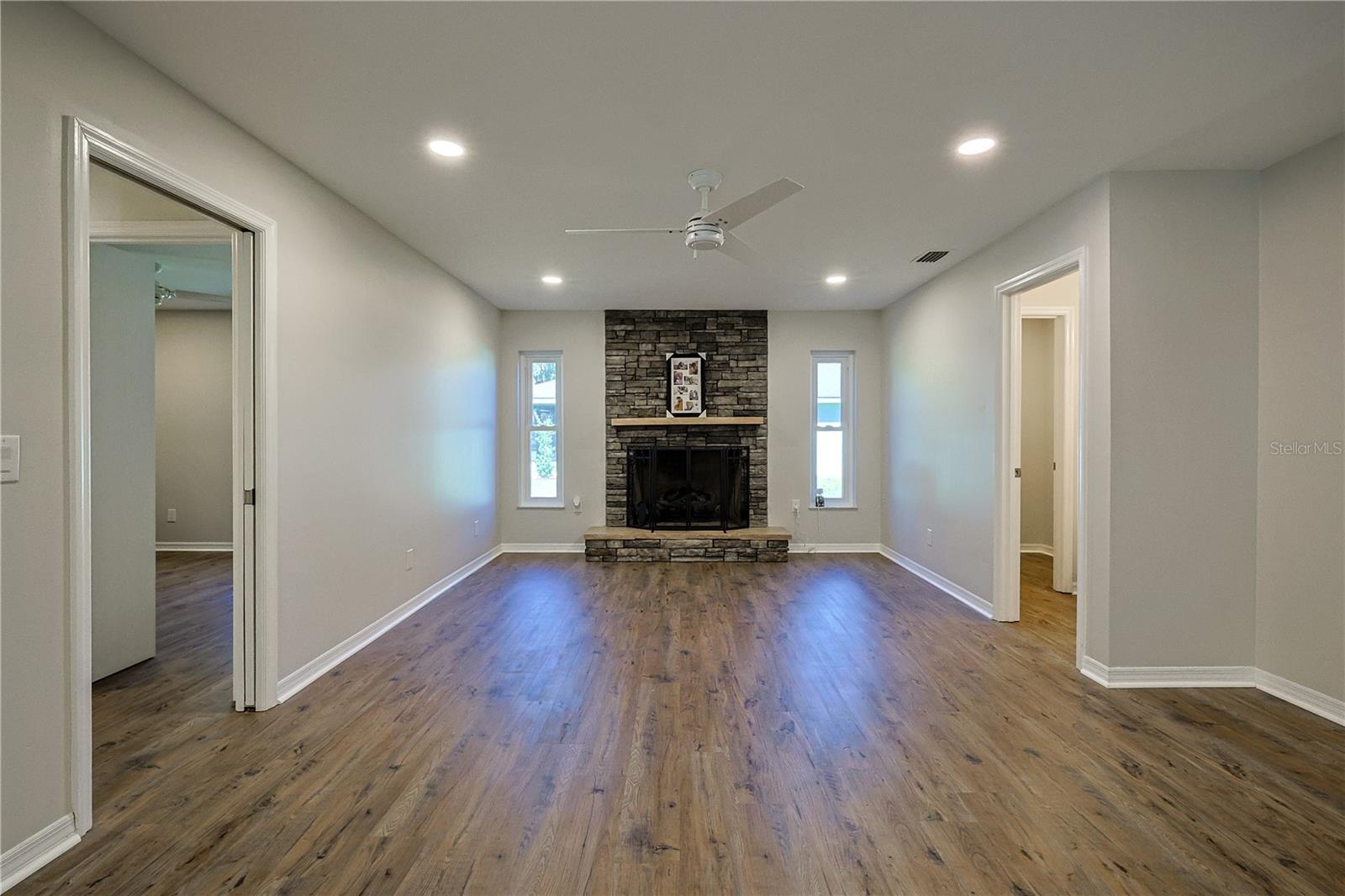 SUNRISE LAKE ESTATES - Residential