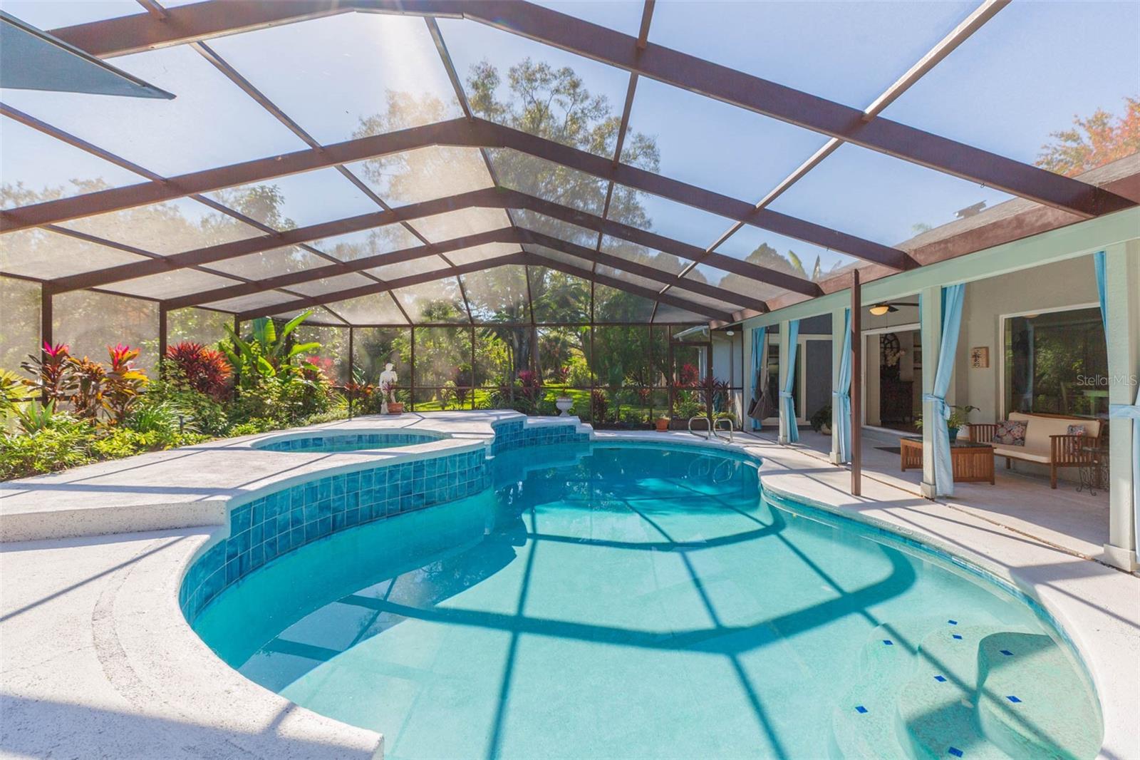 VILLAGE X UNIT 1 OF CARROLLWOO - Residential