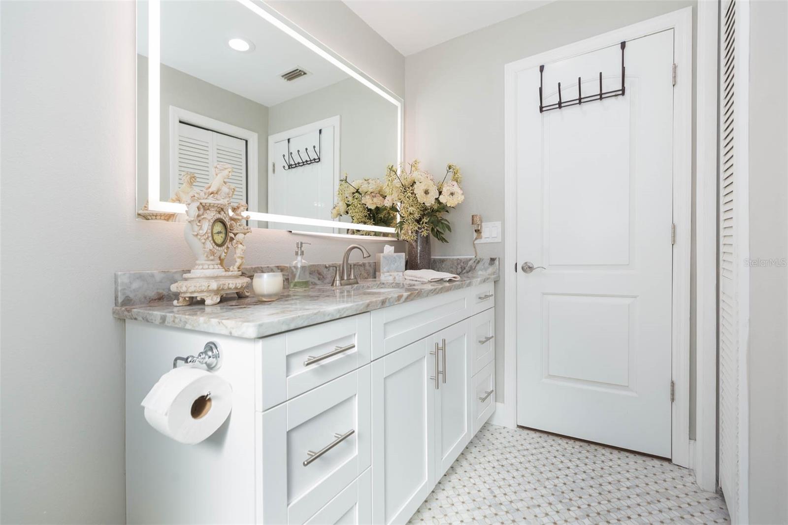 VILLAGE X UNIT 1 OF CARROLLWOO - Residential