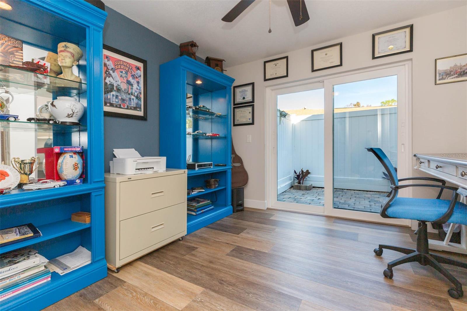 VILLAGE X UNIT 1 OF CARROLLWOO - Residential