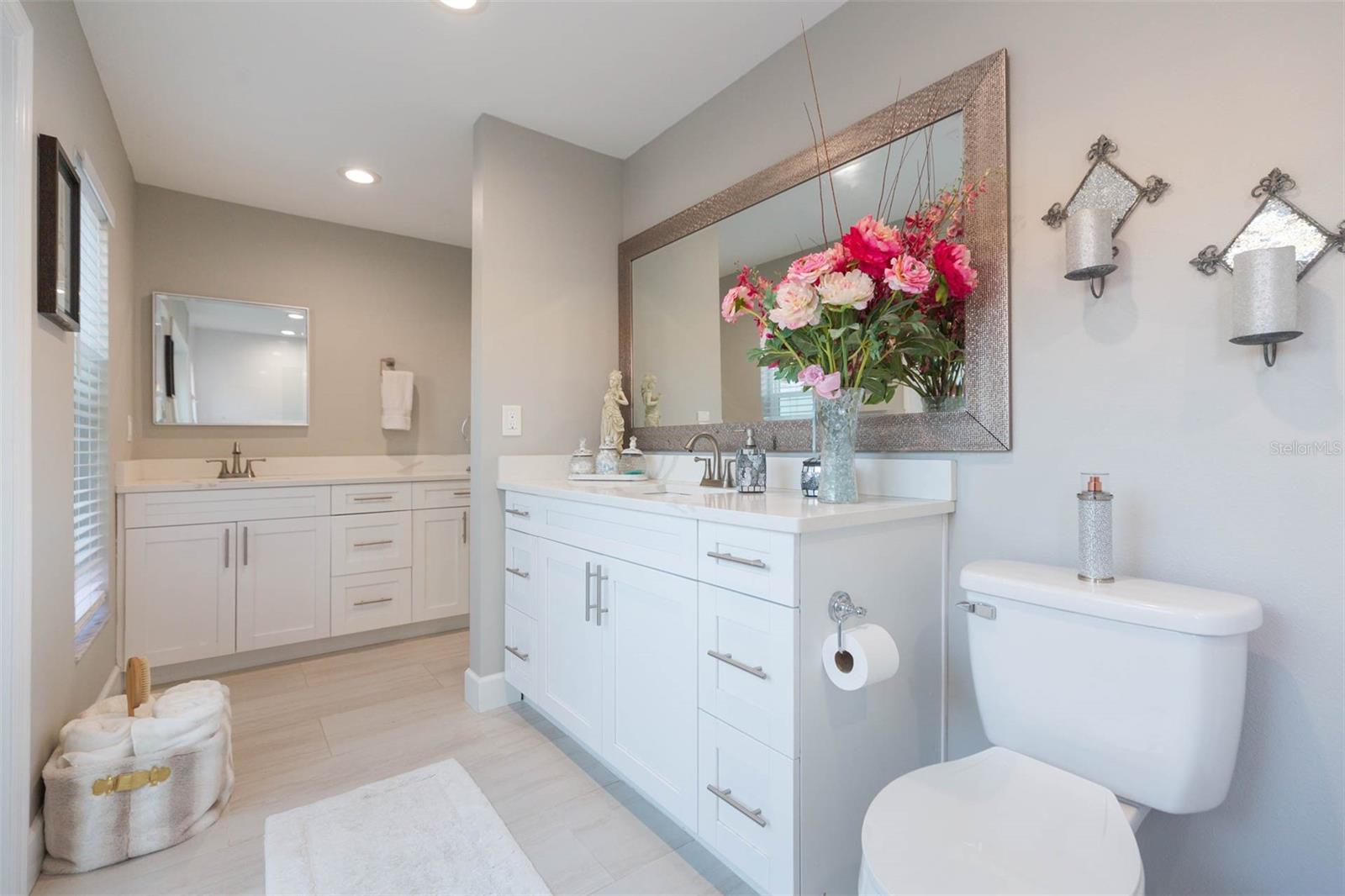 VILLAGE X UNIT 1 OF CARROLLWOO - Residential