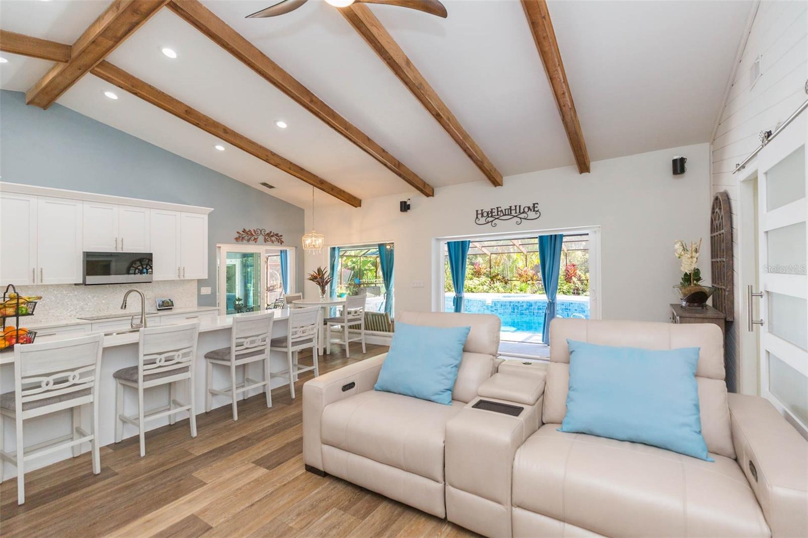 VILLAGE X UNIT 1 OF CARROLLWOO - Residential