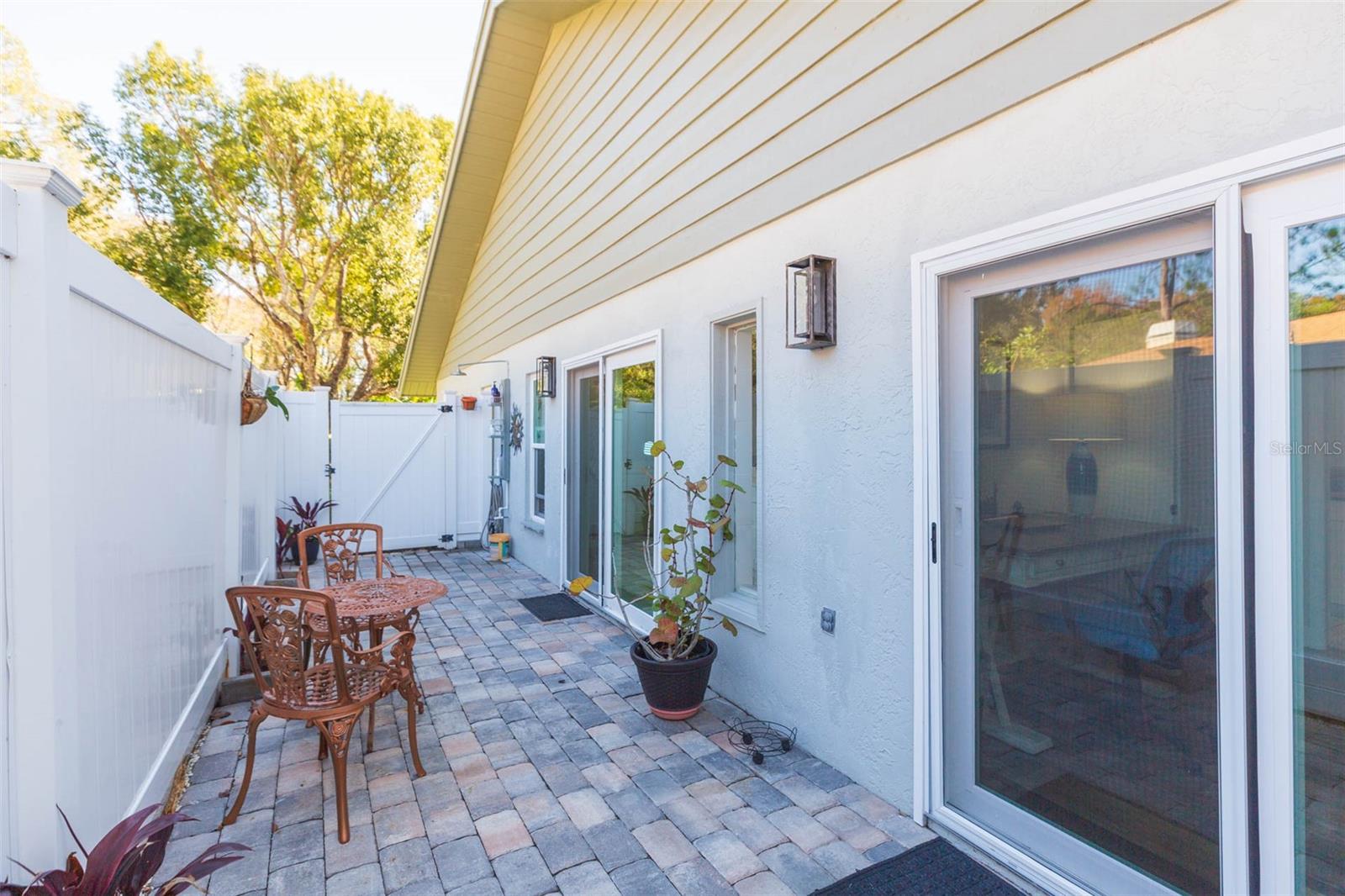 VILLAGE X UNIT 1 OF CARROLLWOO - Residential