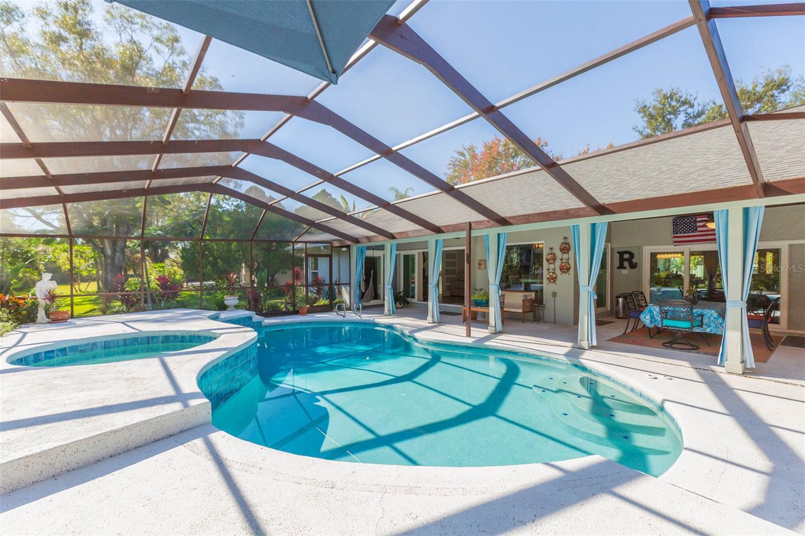 VILLAGE X UNIT 1 OF CARROLLWOO - Residential