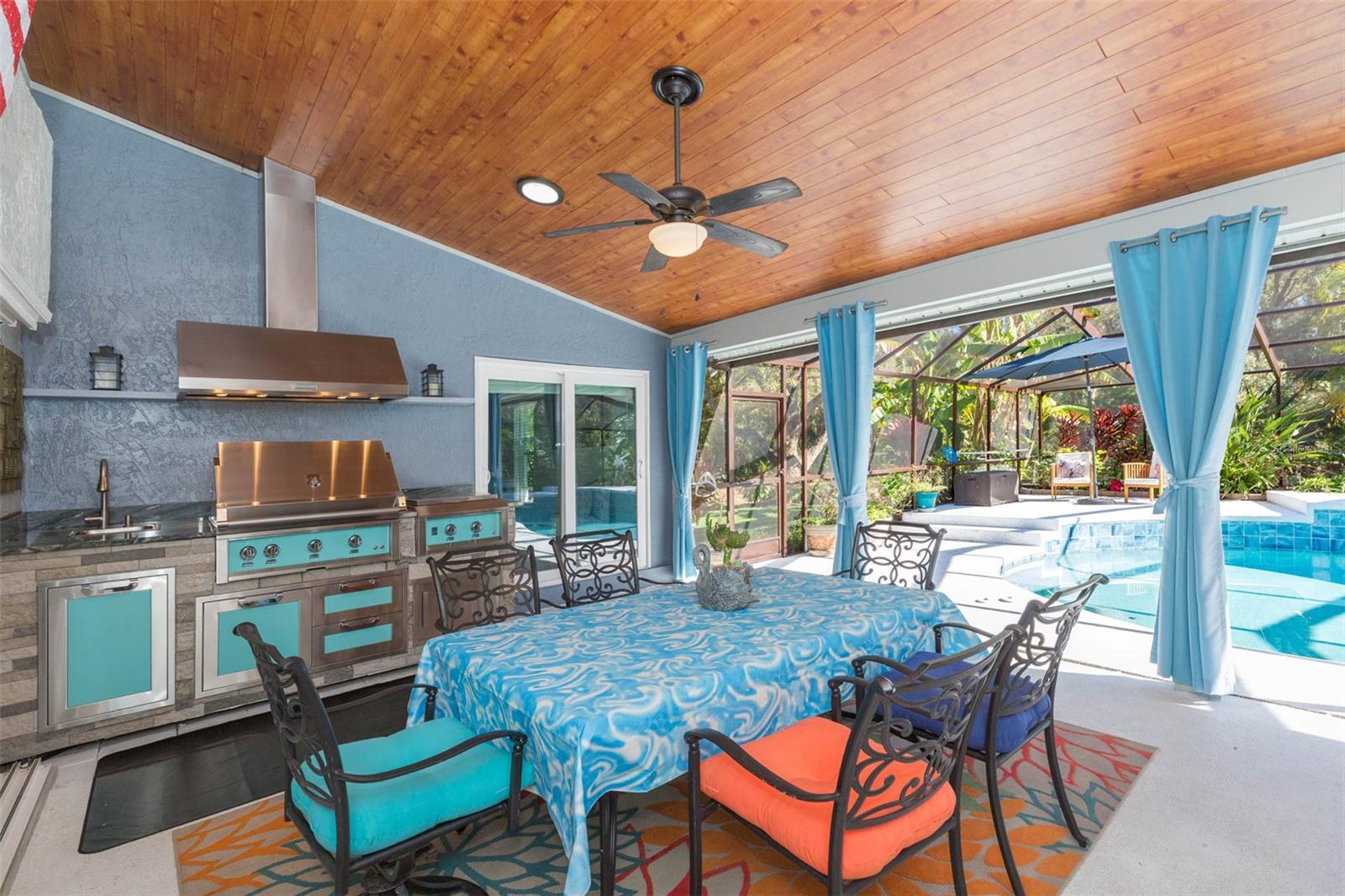 VILLAGE X UNIT 1 OF CARROLLWOO - Residential