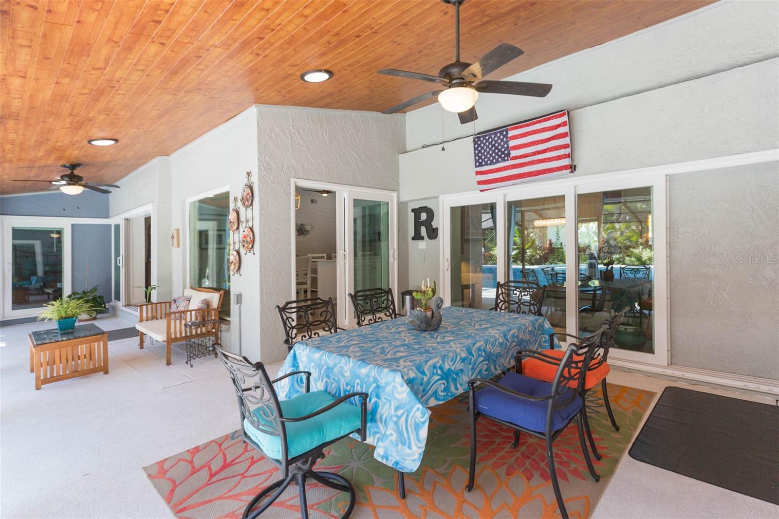 VILLAGE X UNIT 1 OF CARROLLWOO - Residential