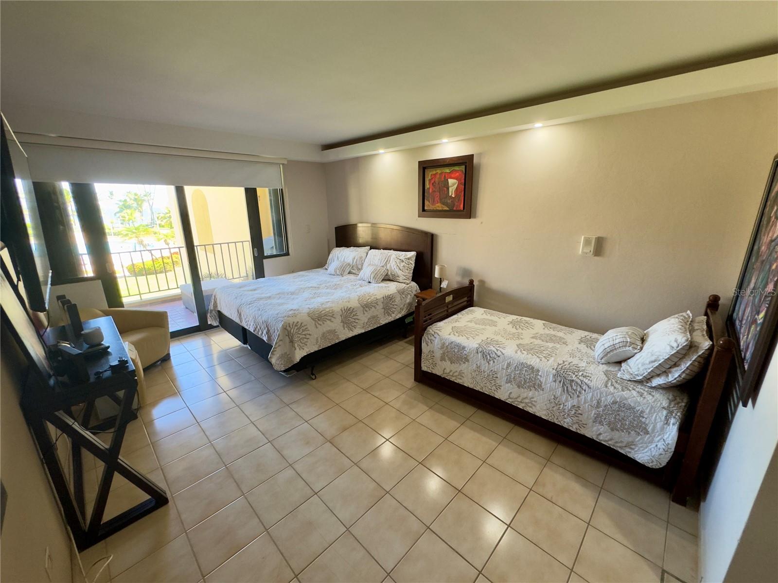 CRESCENT BEACH - Residential Lease