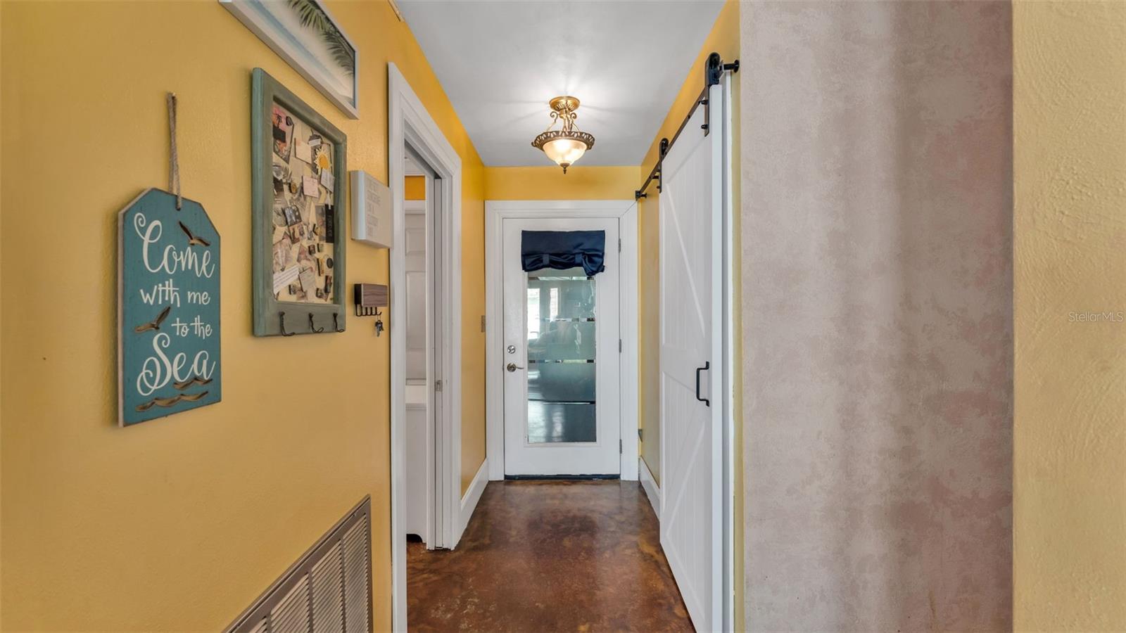 1232 GREENVIEW DRIVE