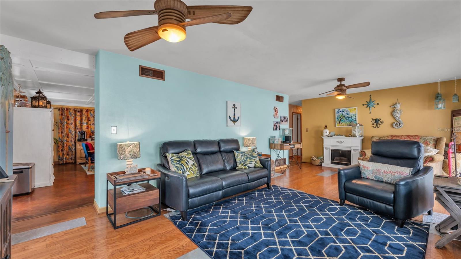 1232 GREENVIEW DRIVE