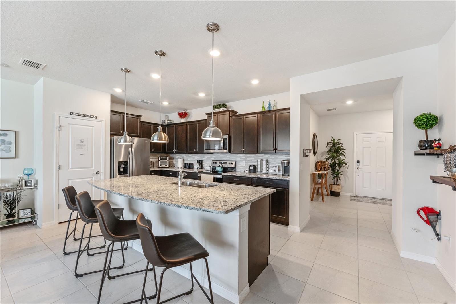921 PARADISE DRIVE