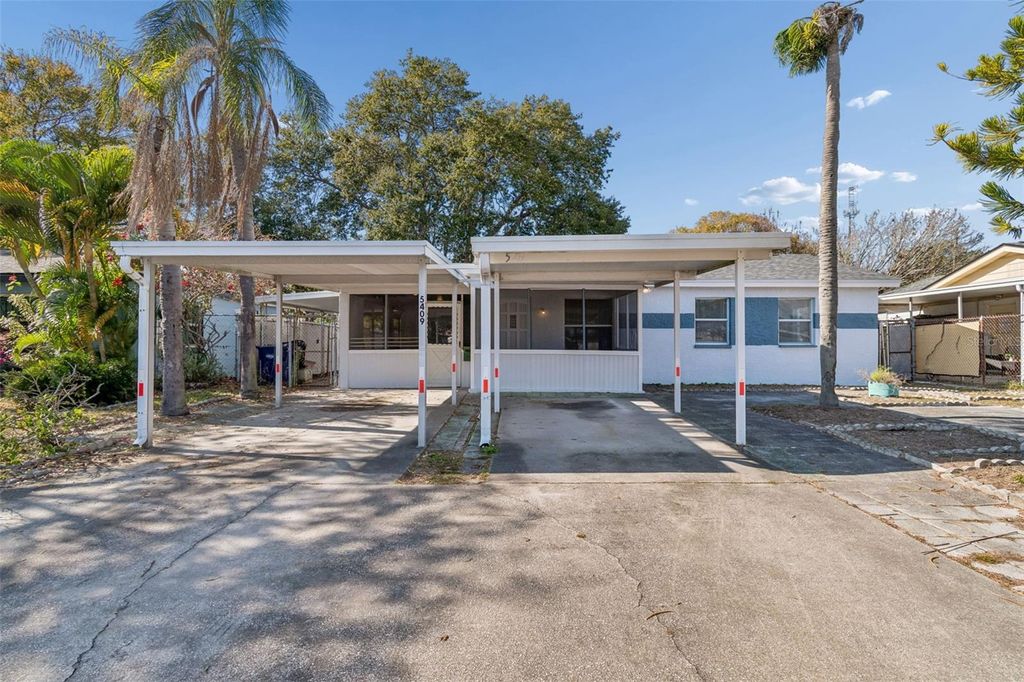 Photo of 5409 S Lois Avenue, Tampa, FL 33611 (MLS # TB8476339)