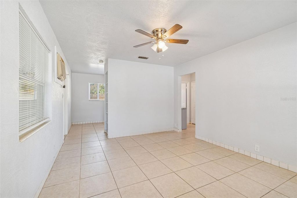 Photo of 5409 S Lois Avenue, Tampa, FL 33611 (MLS # TB8476339)