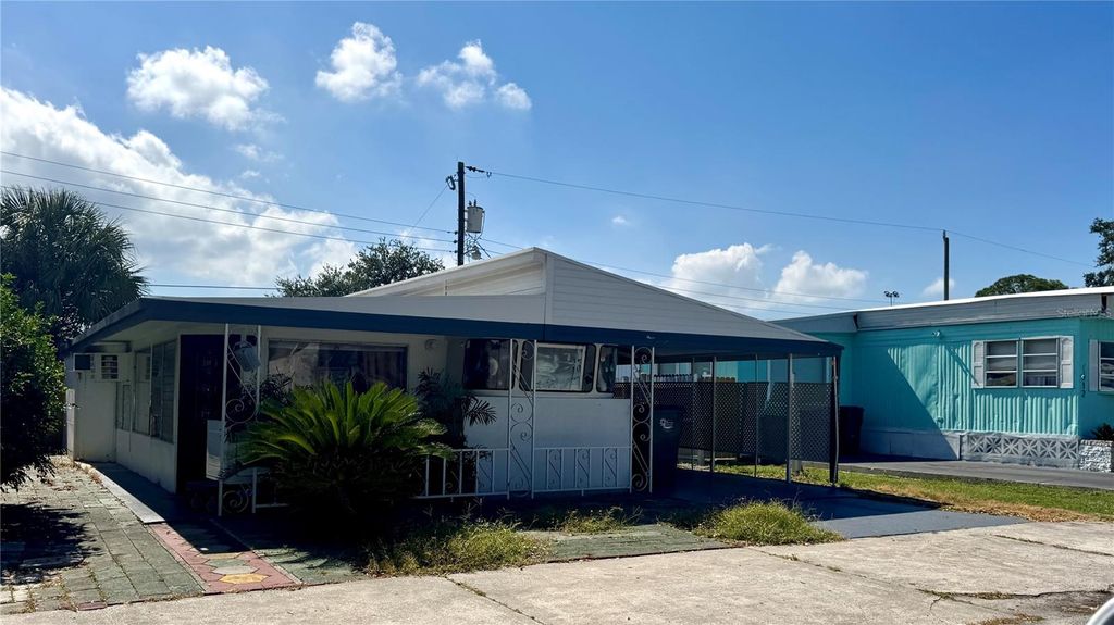 Photo of 910 50th Avenue Terrace W, Bradenton, FL 34207 (MLS # A4669678)