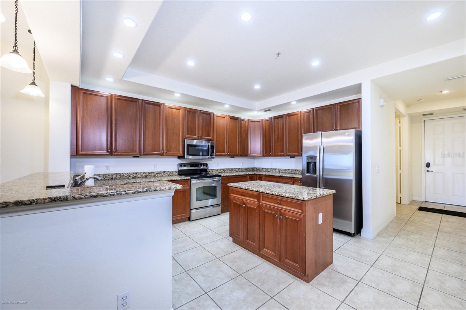 OUTLOOK COVE CONDOMINIUM - Residential Lease