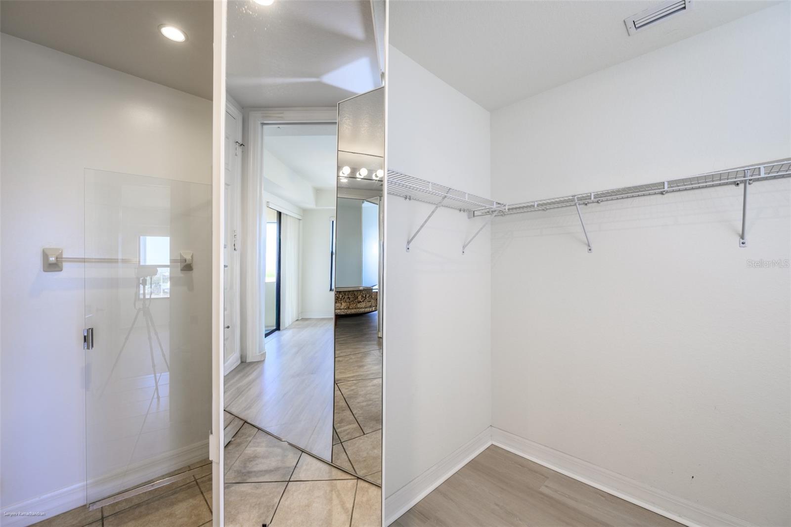 OUTLOOK COVE CONDOMINIUM - Residential Lease