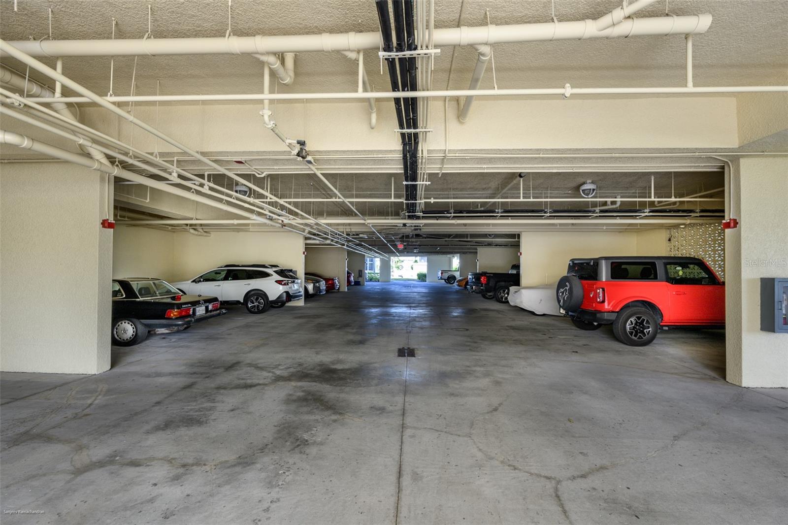 OUTLOOK COVE CONDOMINIUM - Residential Lease