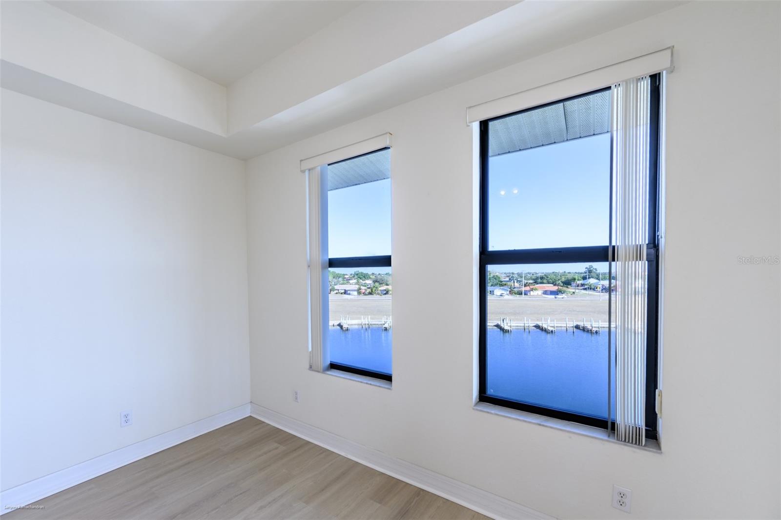 OUTLOOK COVE CONDOMINIUM - Residential Lease