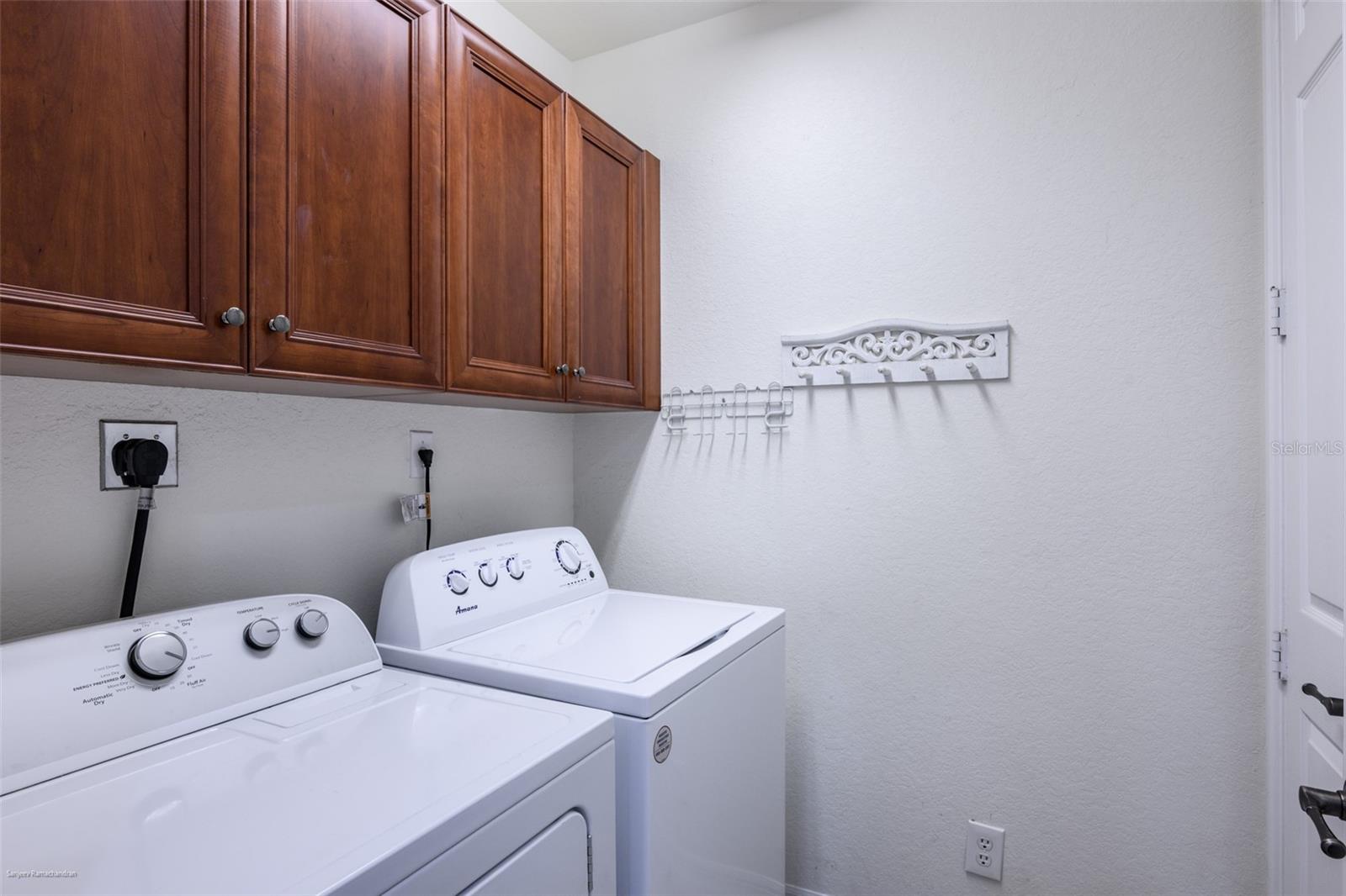 OUTLOOK COVE CONDOMINIUM - Residential Lease