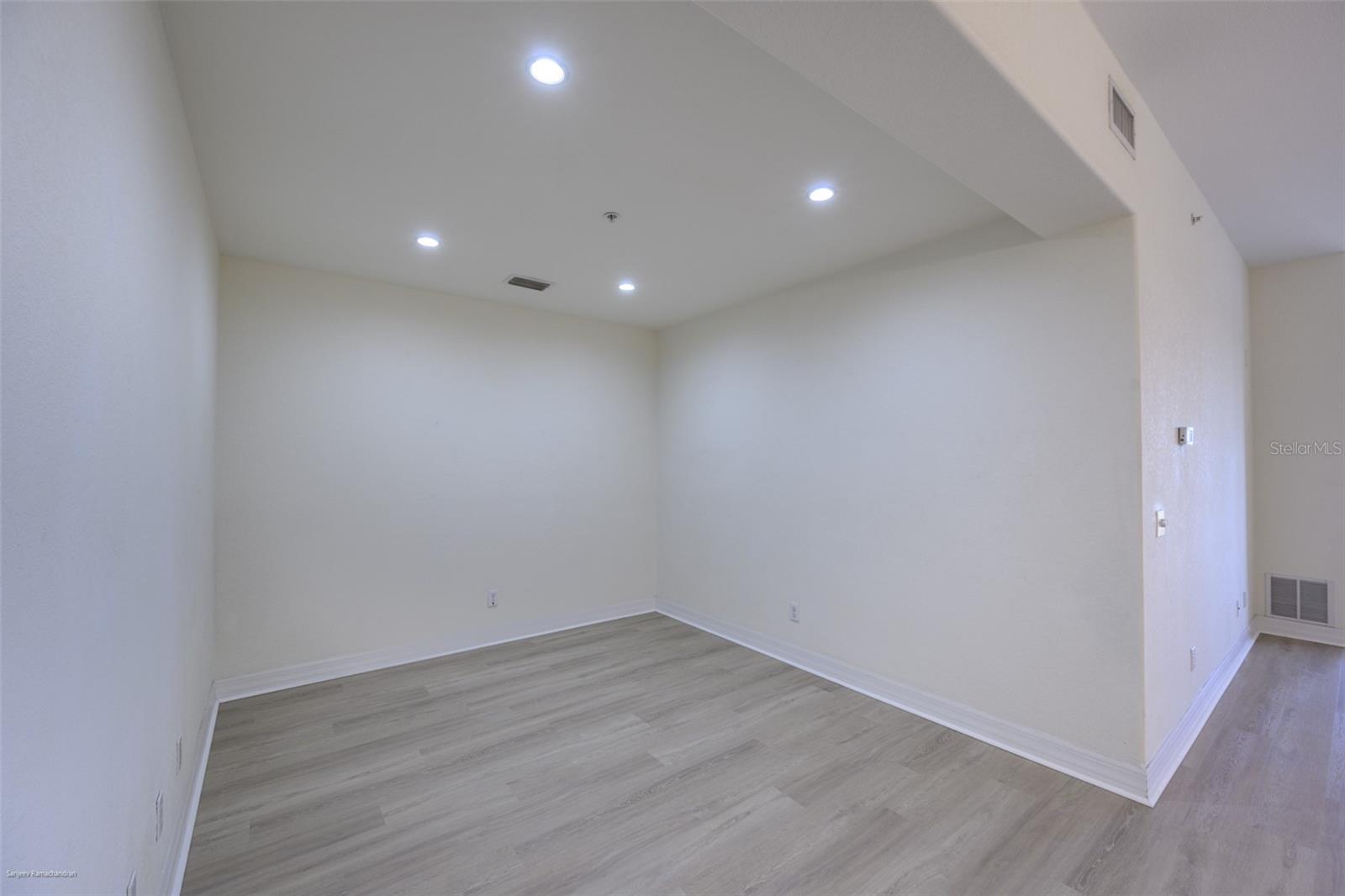 OUTLOOK COVE CONDOMINIUM - Residential Lease