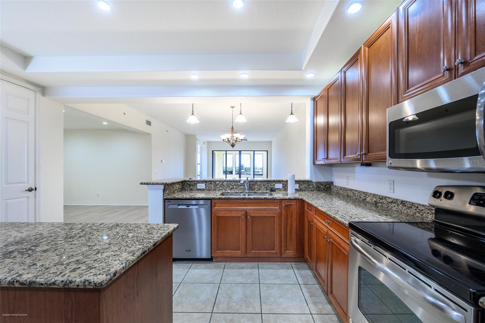 OUTLOOK COVE CONDOMINIUM - Residential Lease