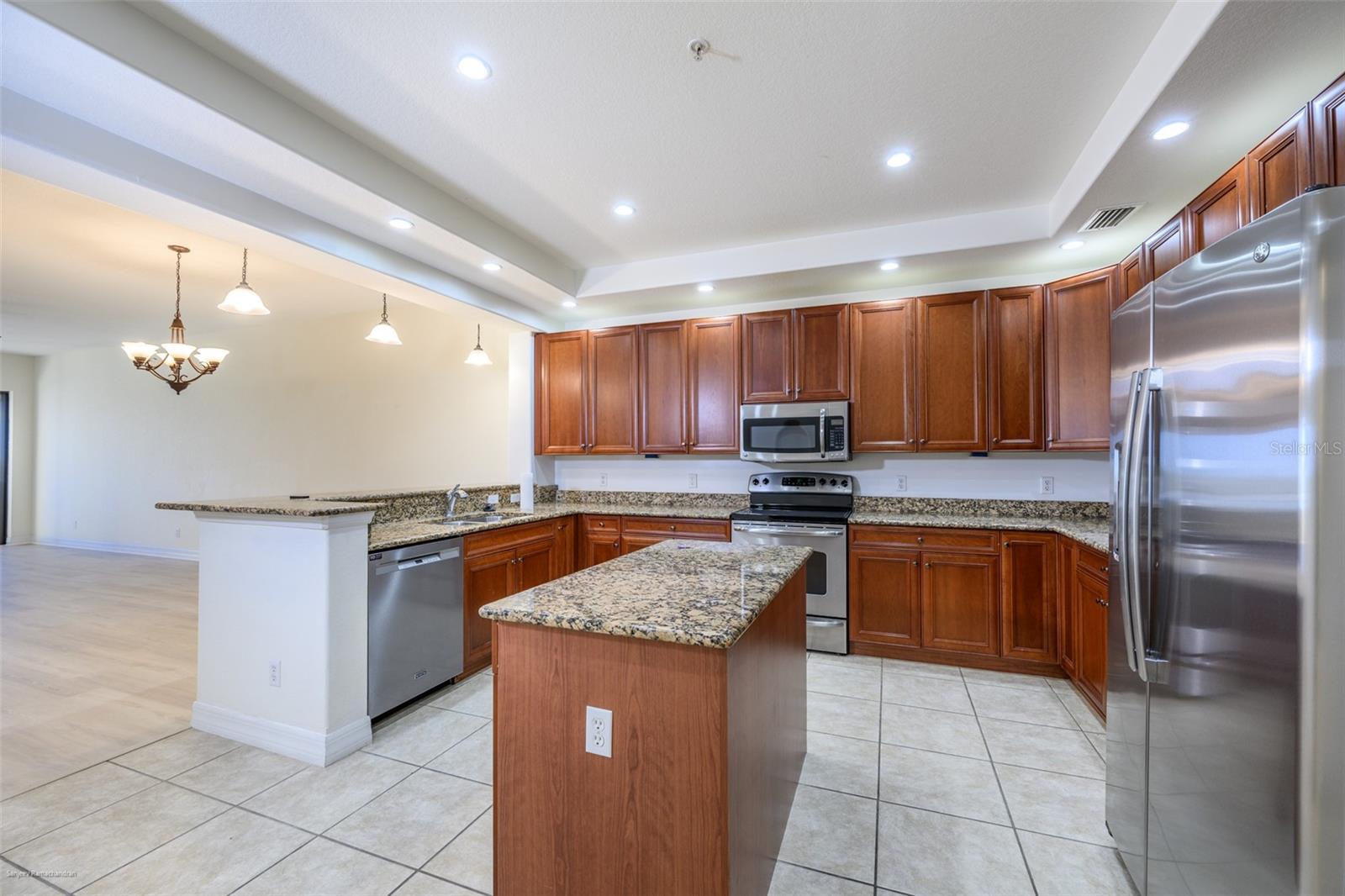 OUTLOOK COVE CONDOMINIUM - Residential Lease